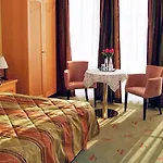 Strandhotel & Gut-hotels 3* Buckow