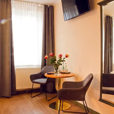 Strandhotel & Gut-hotels 3* Buckow