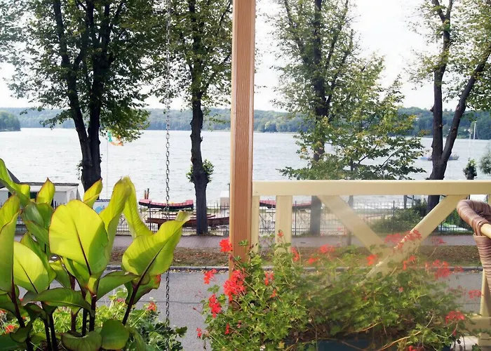 Strandhotel & Gut-hotels 3* Buckow